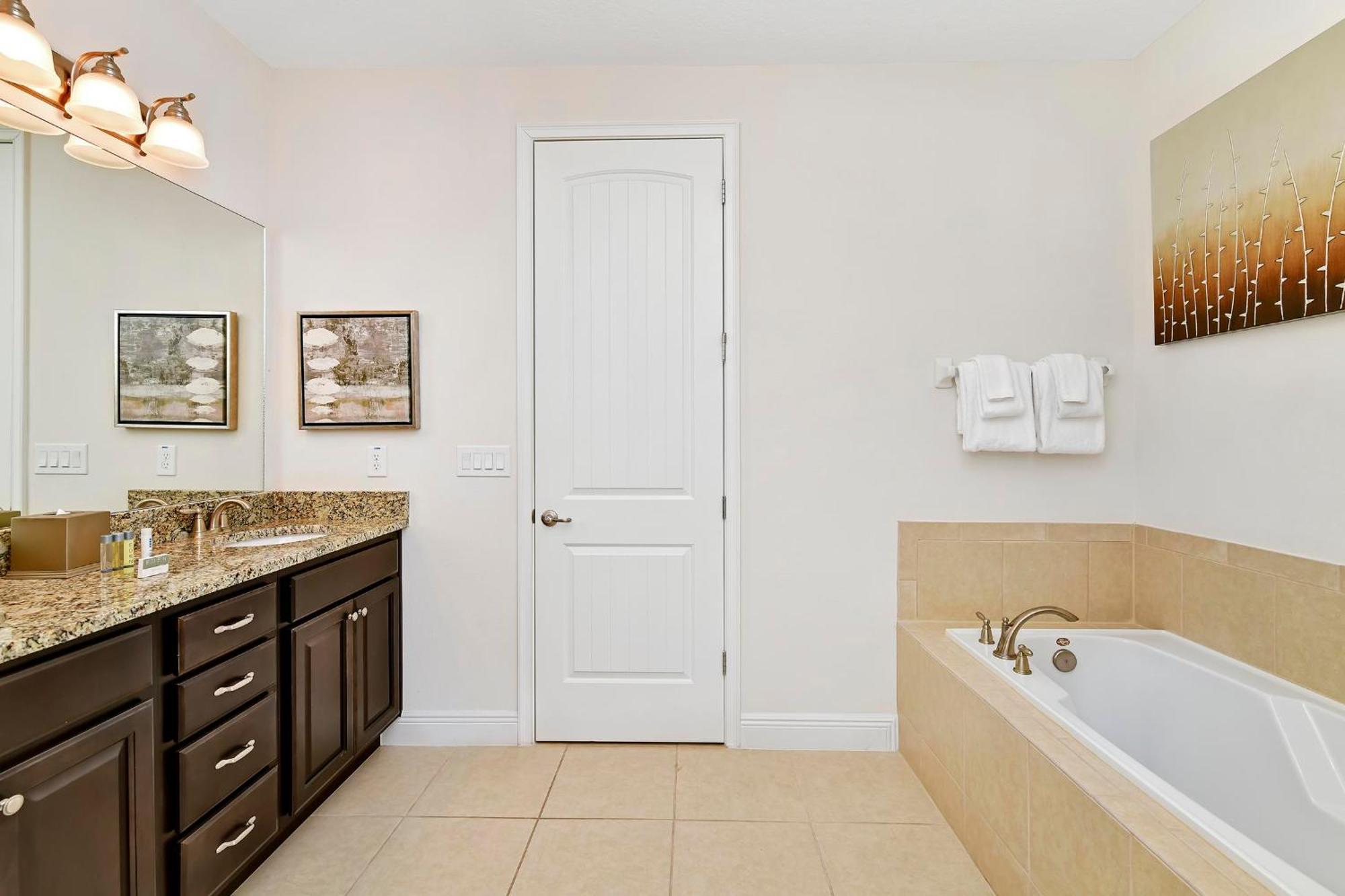 Spacious With Private Pool & Amenities Near At Encore By Rentyl - 7403m Holiday home