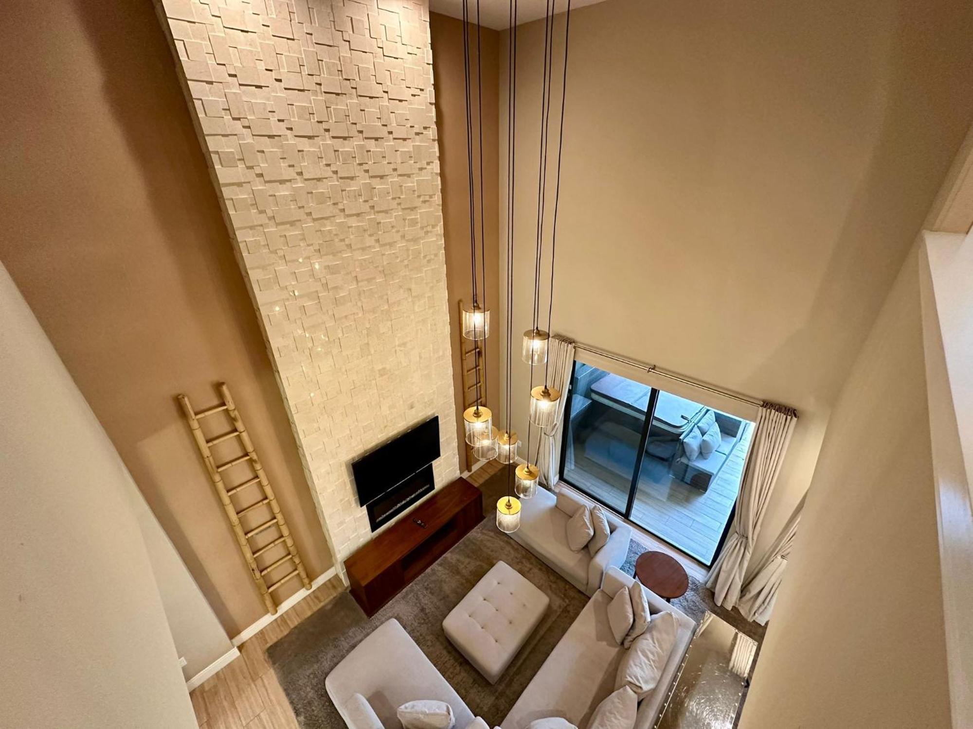 Luxury 7 Min 3 Bedroom - Hot Tub