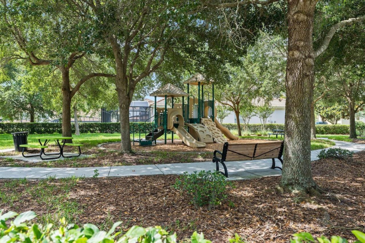 2584 - 6 Bedroom With Pool And Water Park Included *