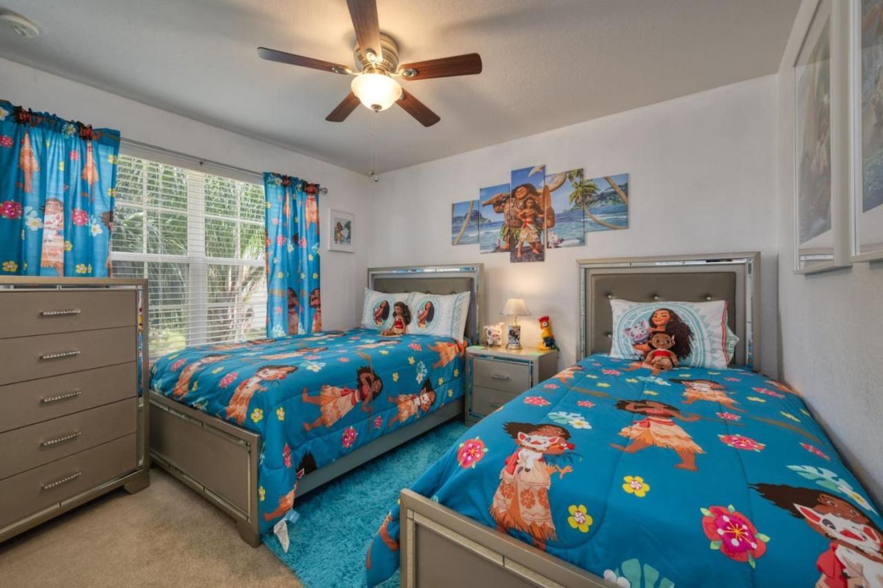 2584 - 6 Bedroom With Pool And Water Park Included