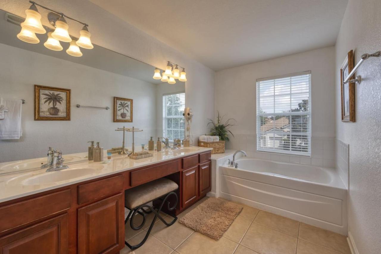 Holiday home 2584 - 6 Bedroom With Pool And Water Park Included Orlando