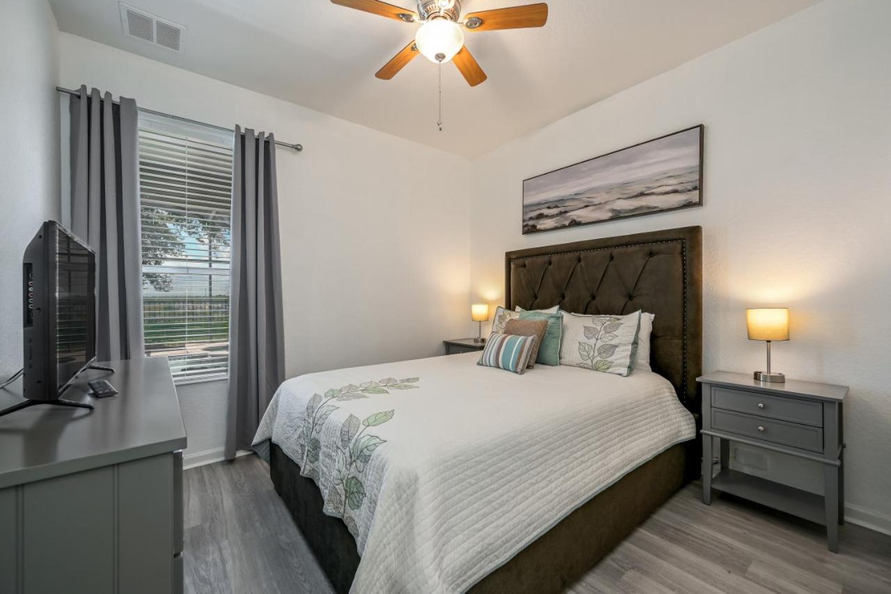 2584 - 6 Bedroom With Pool And Water Park Included