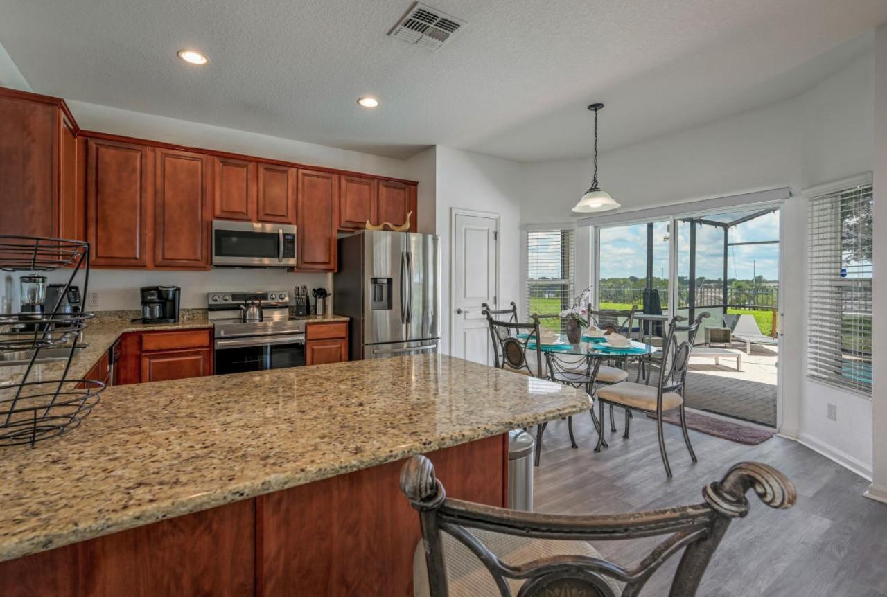 2584 - 6 Bedroom With Pool And Water Park Included