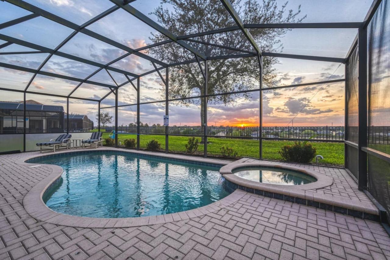 2584 - 6 Bedroom With Pool And Water Park Included *