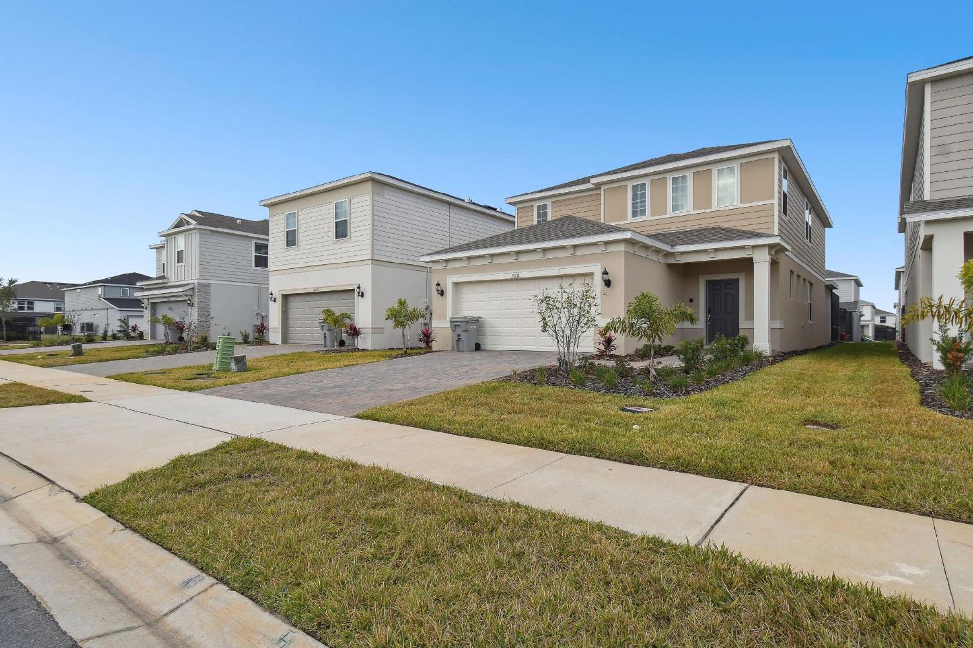 Holiday home 5 Bd En-suites, Game Room, Heated Pool, Sleeps 14 *