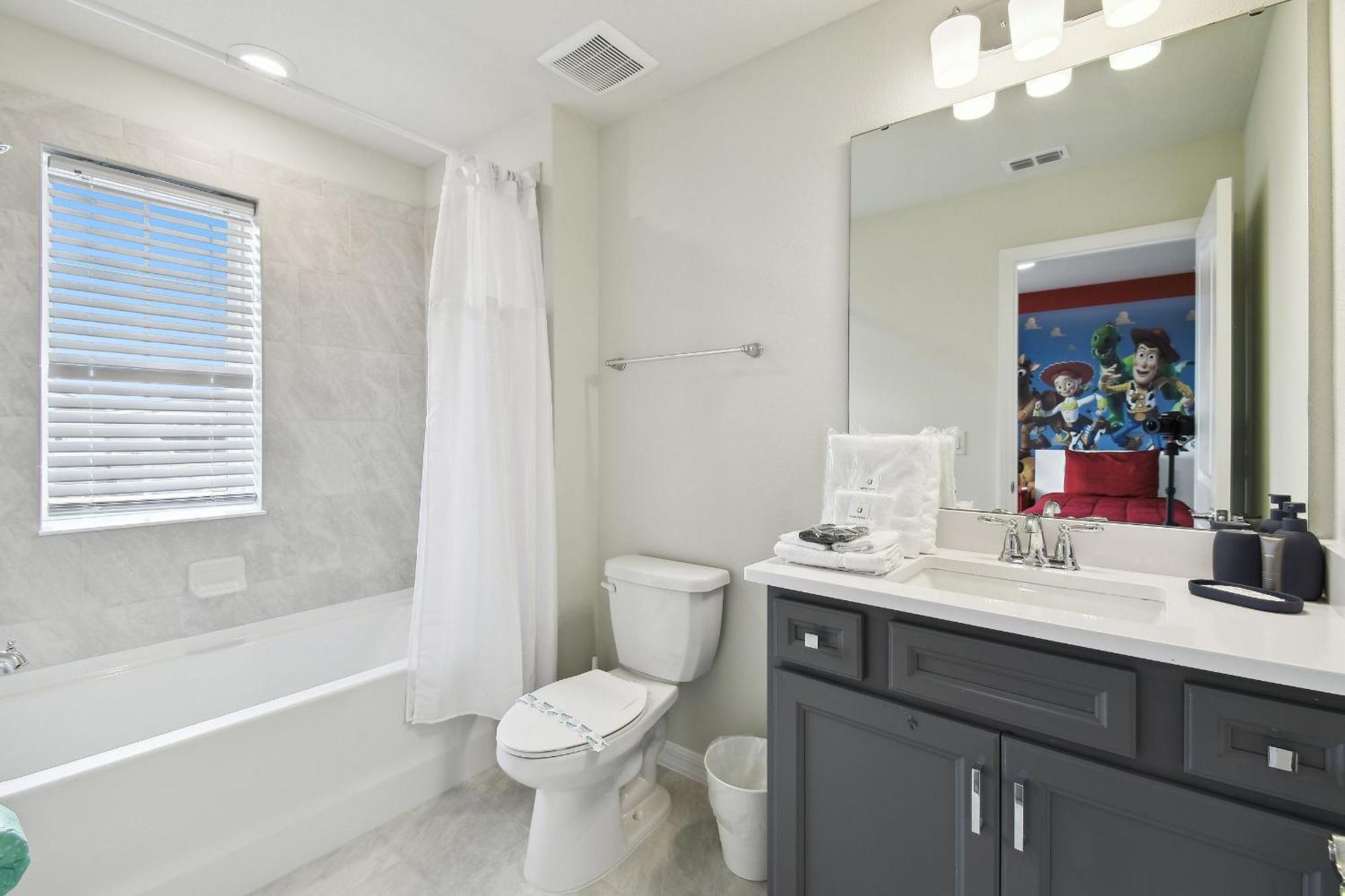 Holiday home 5 Bd En-suites, Game Room, Heated Pool, Sleeps 14