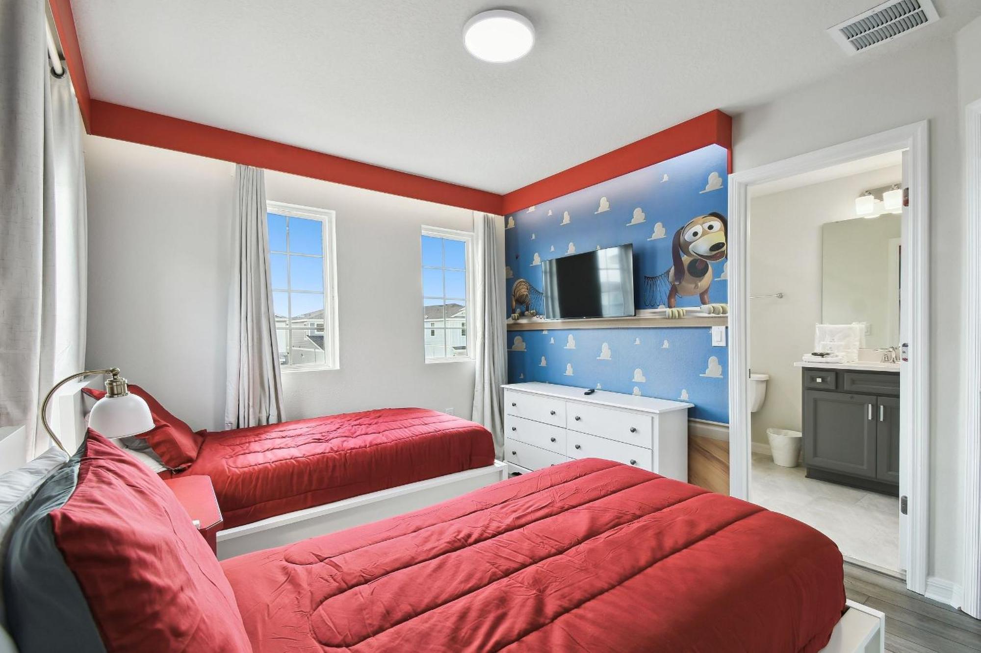 5 Bd En-suites, Game Room, Heated Pool, Sleeps 14 Holiday home