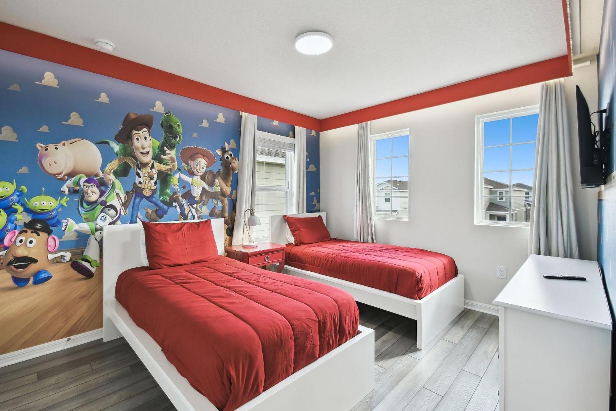 5 Bd En-suites, Game Room, Heated Pool, Sleeps 14