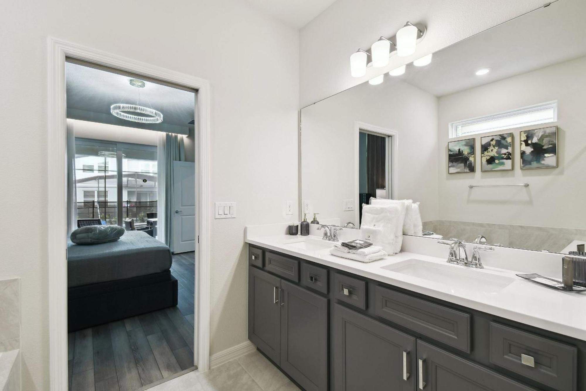 5 Bd En-suites, Game Room, Heated Pool, Sleeps 14 Orlando