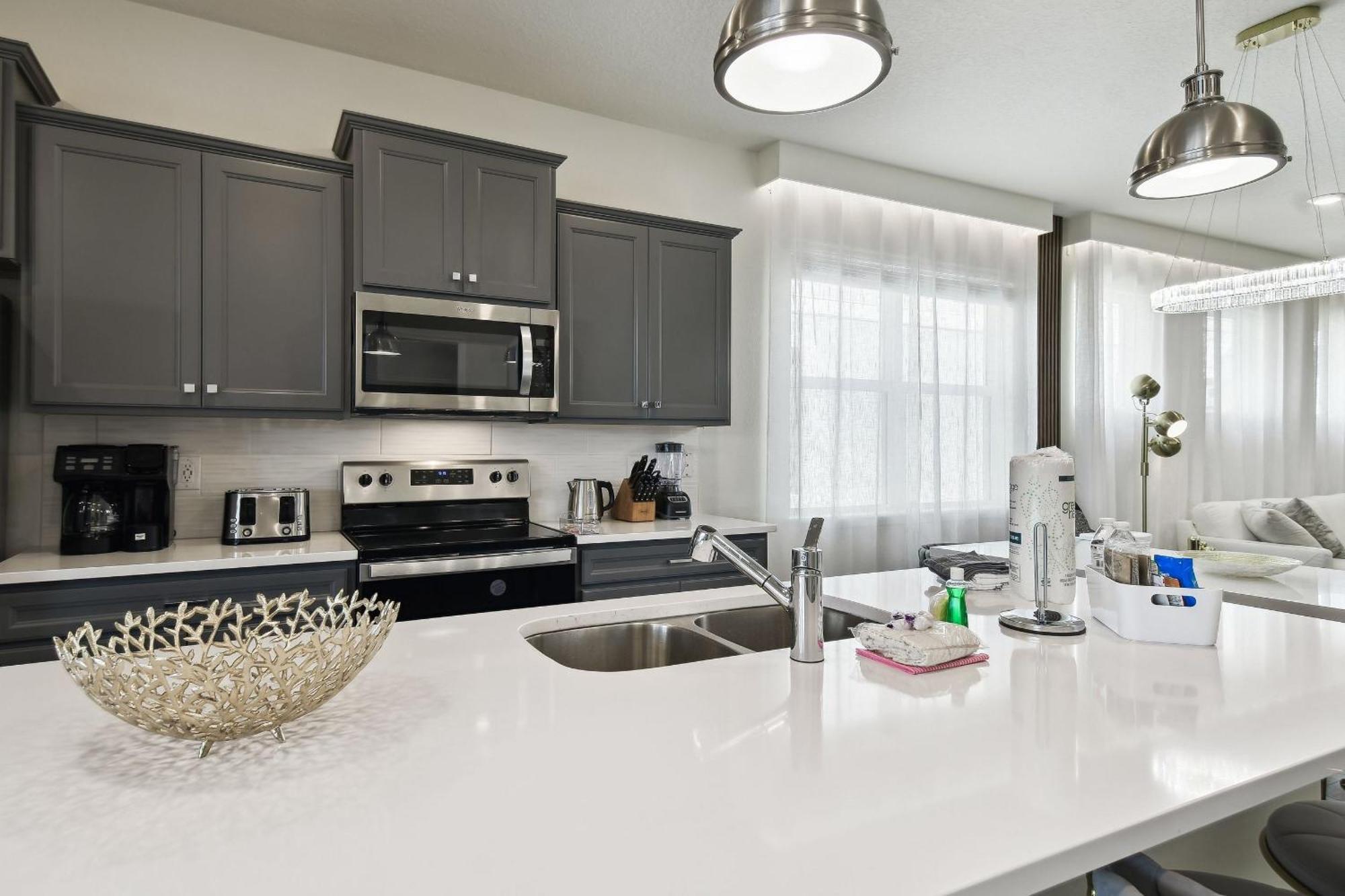 5 Bd En-suites, Game Room, Heated Pool, Sleeps 14