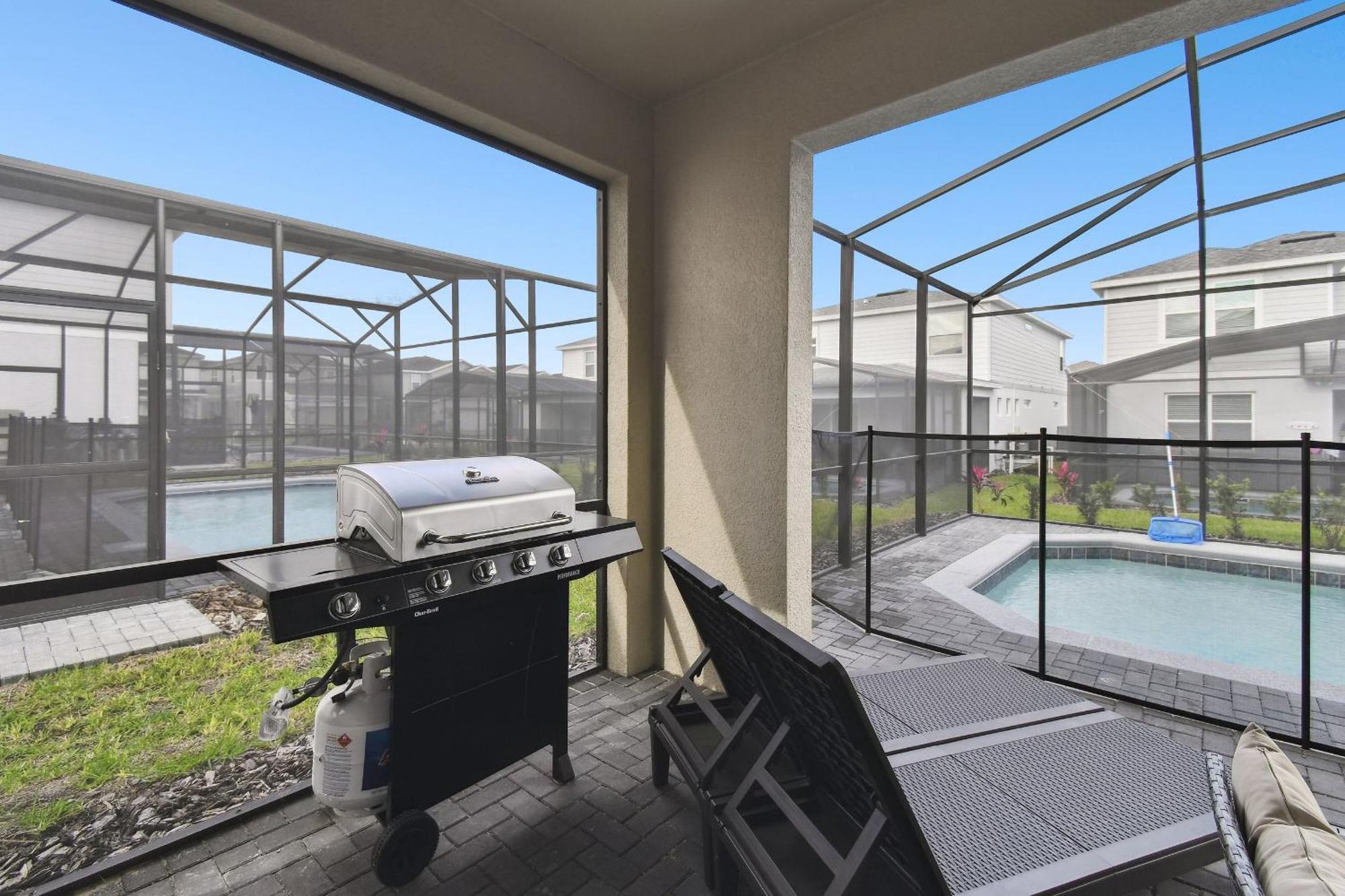 Holiday home 5 Bd En-suites, Game Room, Heated Pool, Sleeps 14