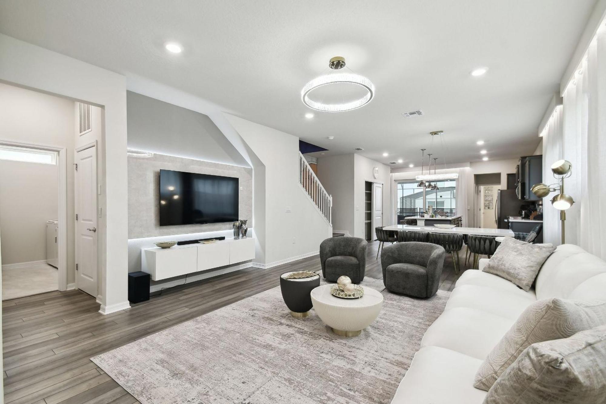 Holiday home 5 Bd En-suites, Game Room, Heated Pool, Sleeps 14 *