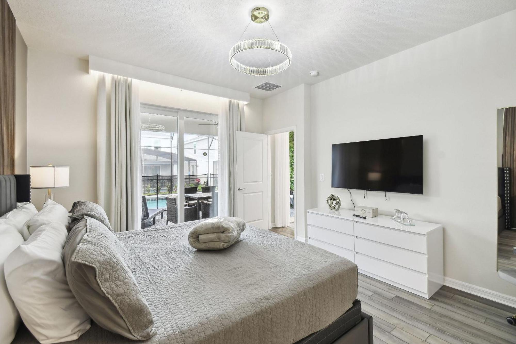 5 Bd En-suites, Game Room, Heated Pool, Sleeps 14 Holiday home