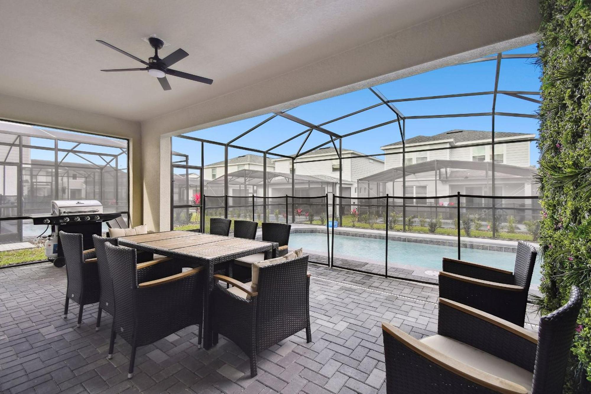 5 Bd En-suites, Game Room, Heated Pool, Sleeps 14 *