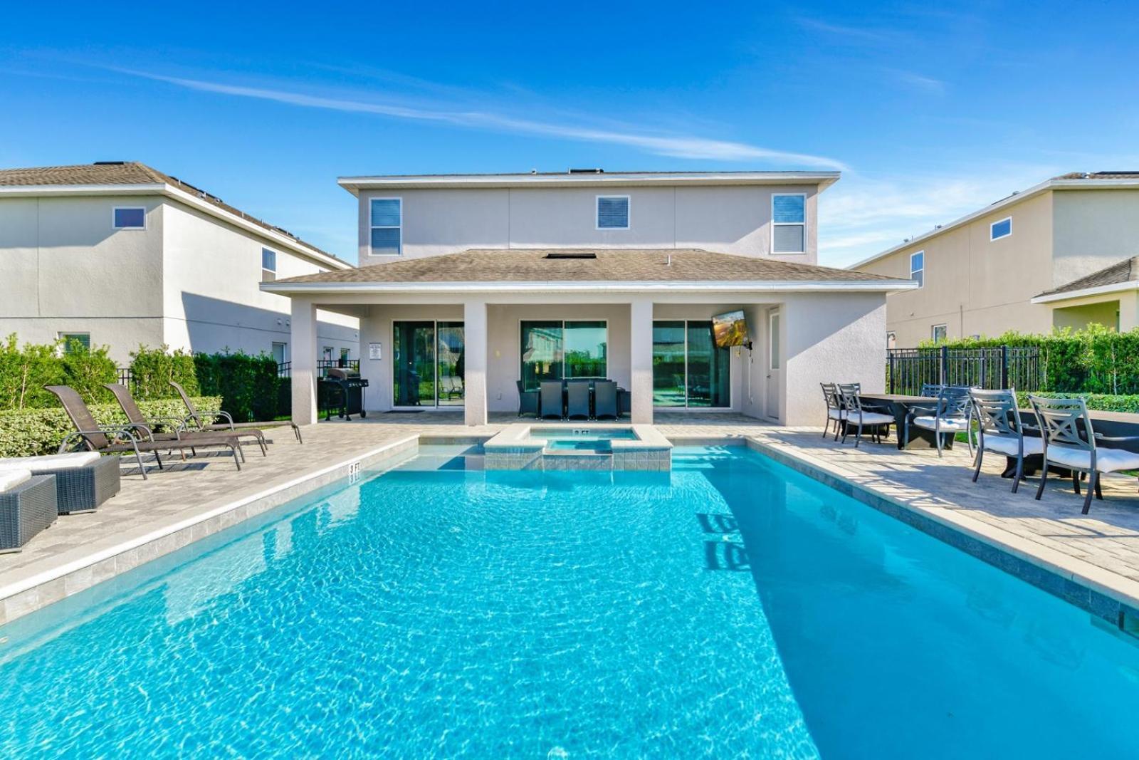 Luxurious Near With Private Pool & Encore Water Park Access By Rentyl - 520b