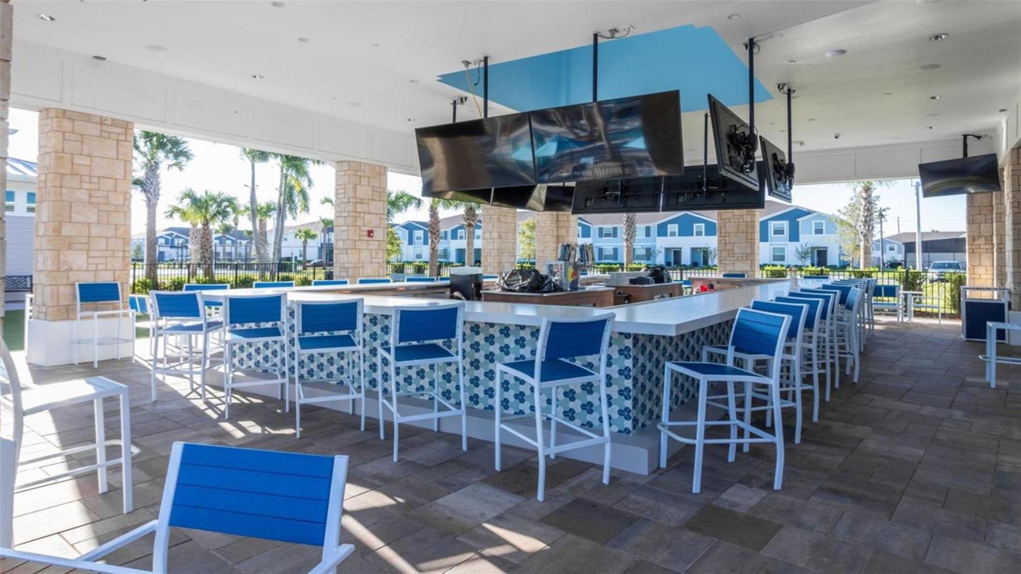 Modern W/ Pool, & Arcade Access Orlando