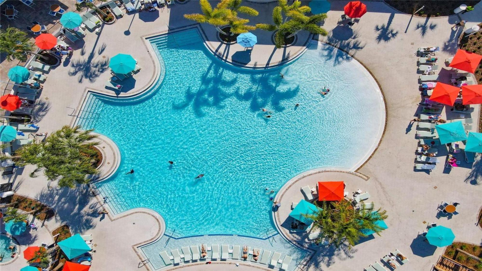 Modern W/ Pool, & Arcade Access Orlando