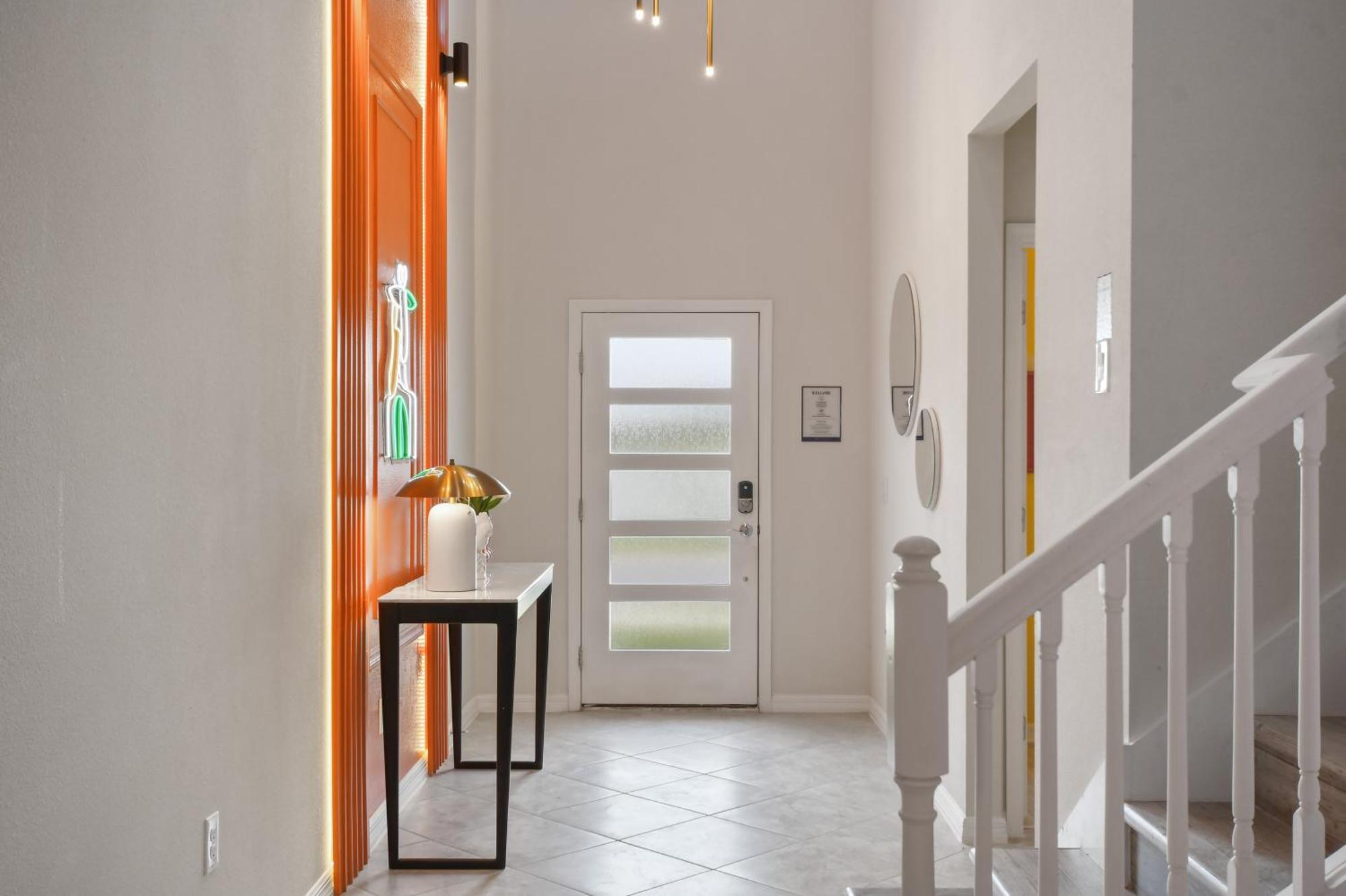 Modern W/ Pool, & Arcade Access * Orlando