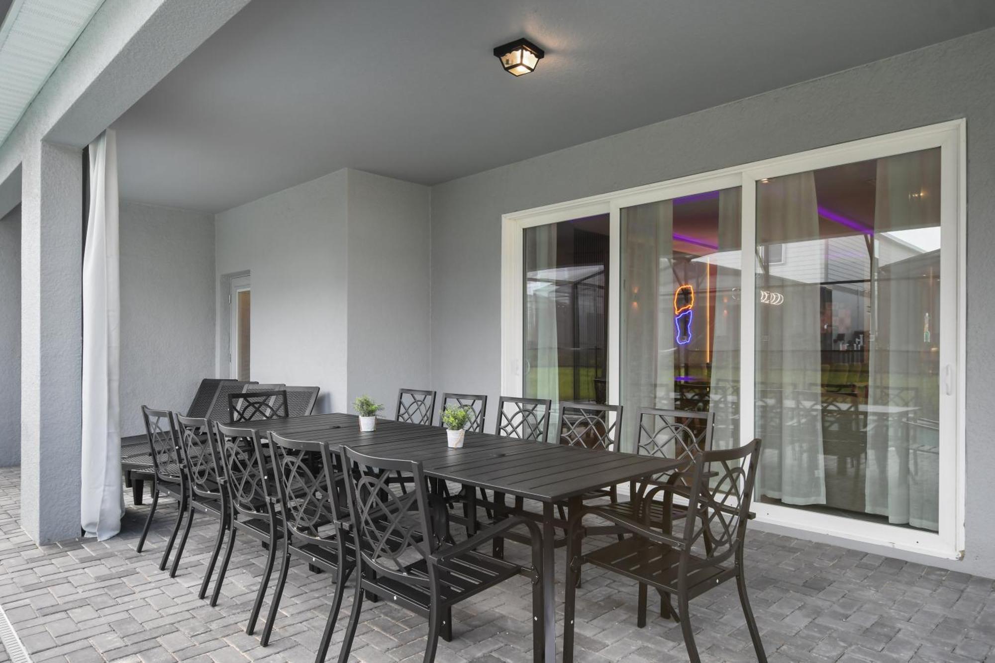 Modern W/ Pool, & Arcade Access Orlando