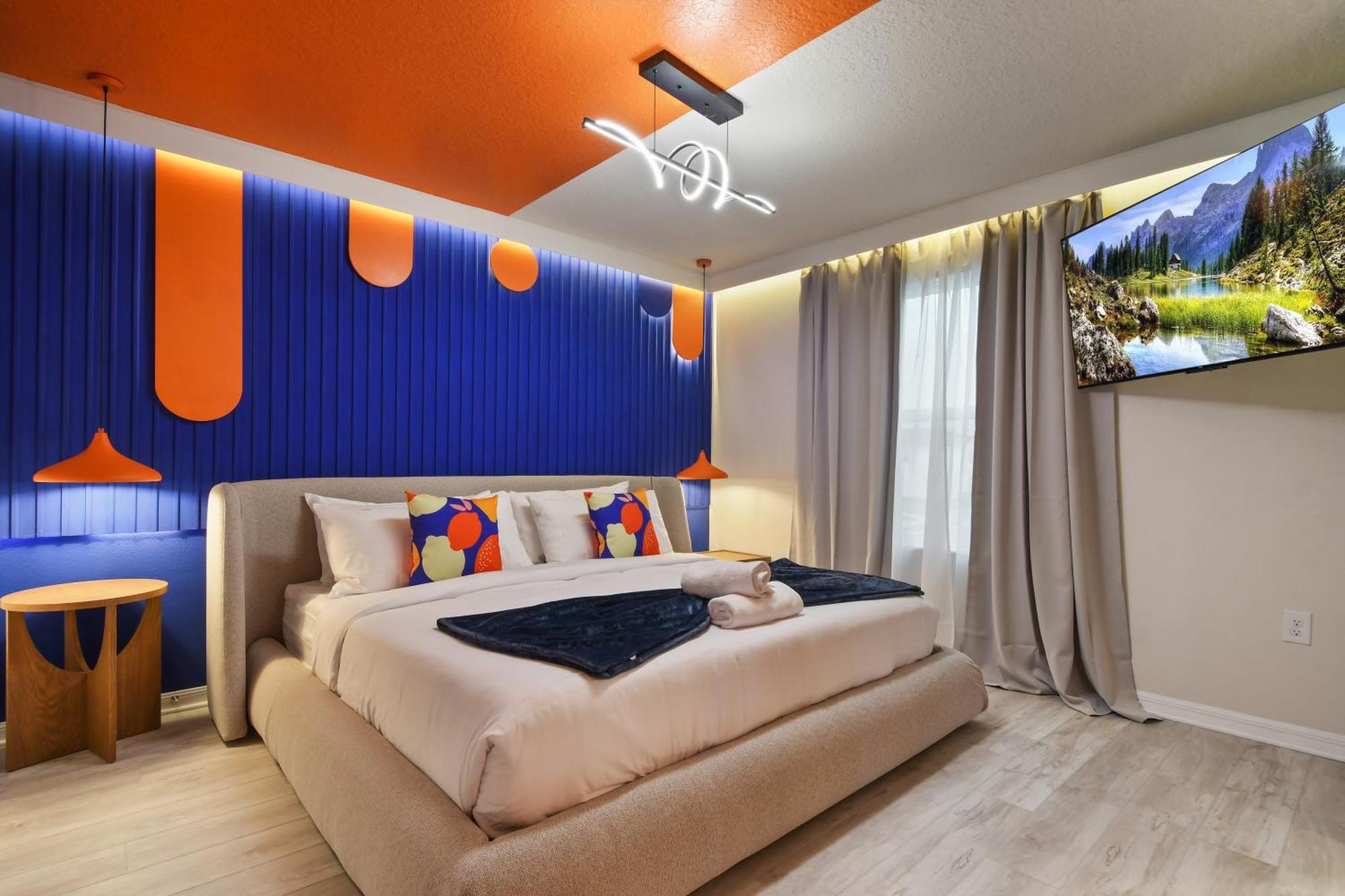 Modern W/ Pool, & Arcade Access Holiday home