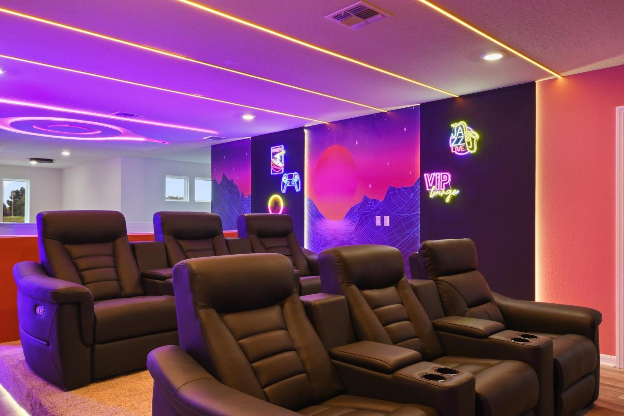 Modern W/ Pool, & Arcade Access Holiday home