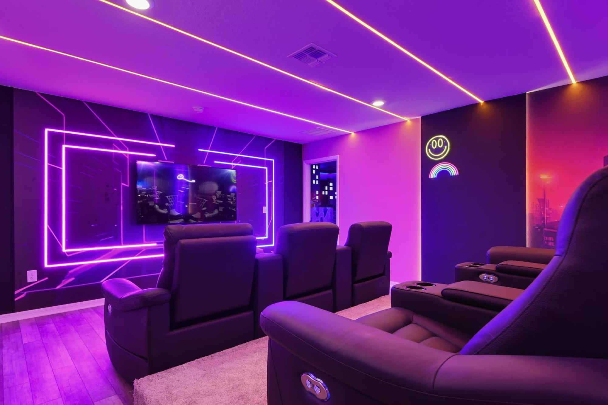 Modern W/ Pool, & Arcade Access *
