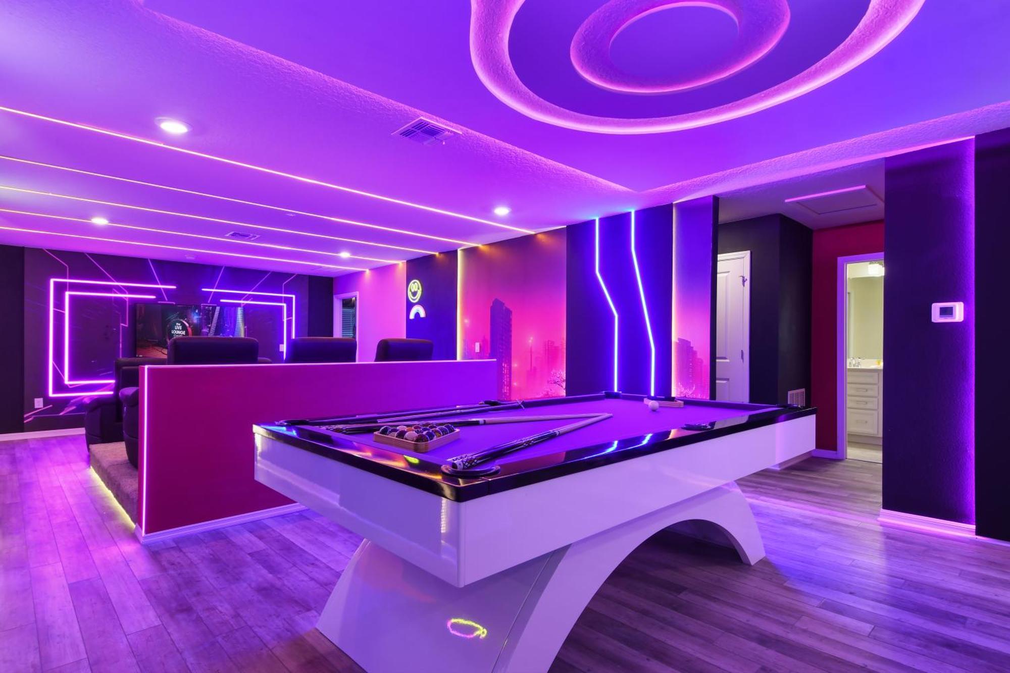 Modern W/ Pool, & Arcade Access * Orlando