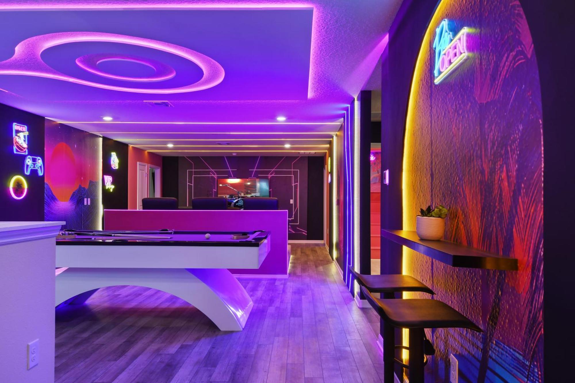 Holiday home Modern W/ Pool, & Arcade Access