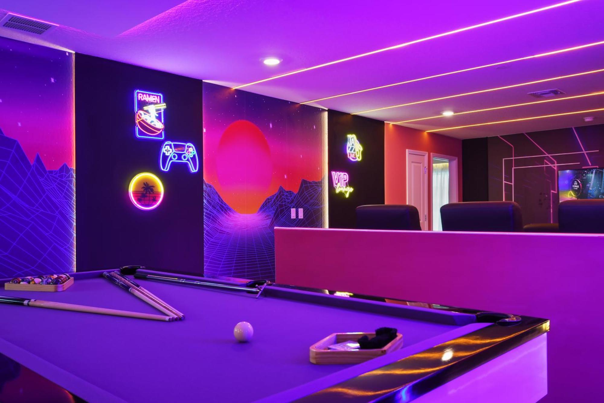 Modern W/ Pool, & Arcade Access