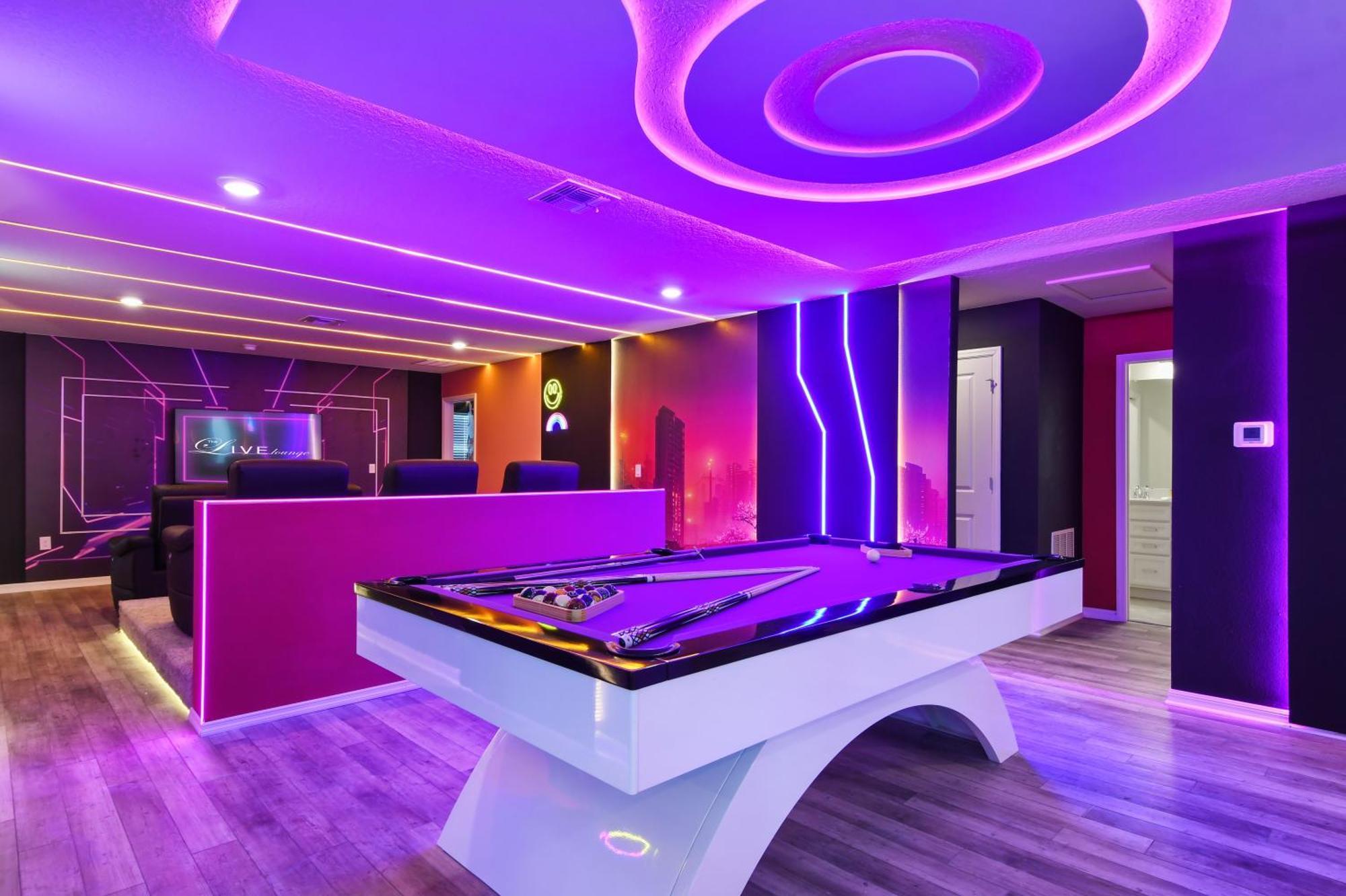 Modern W/ Pool, & Arcade Access Holiday home