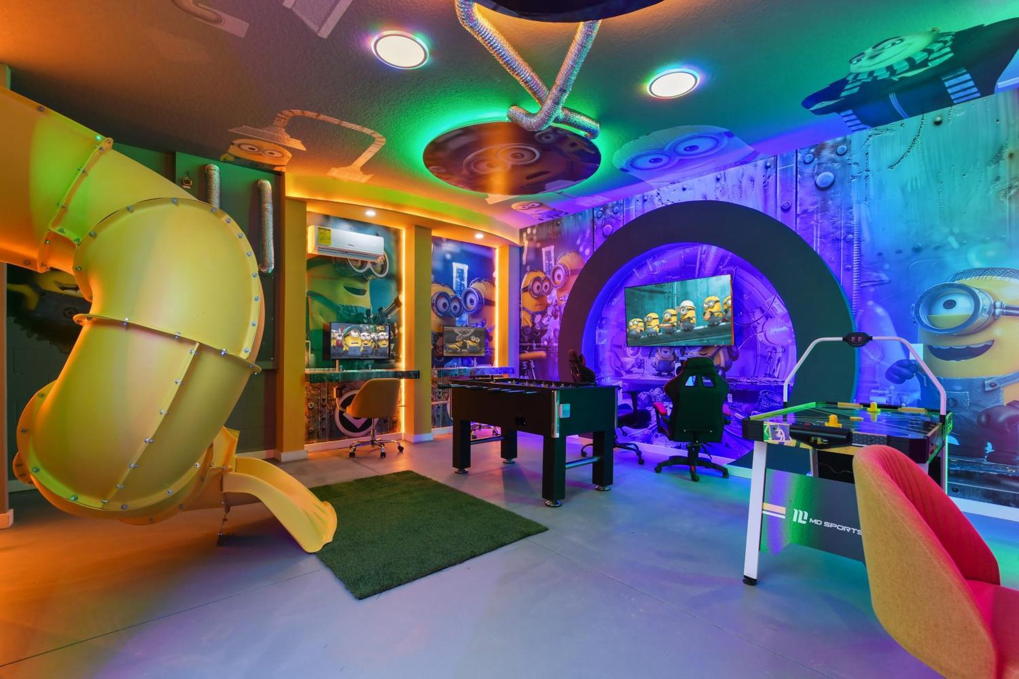 Modern W/ Pool, & Arcade Access *