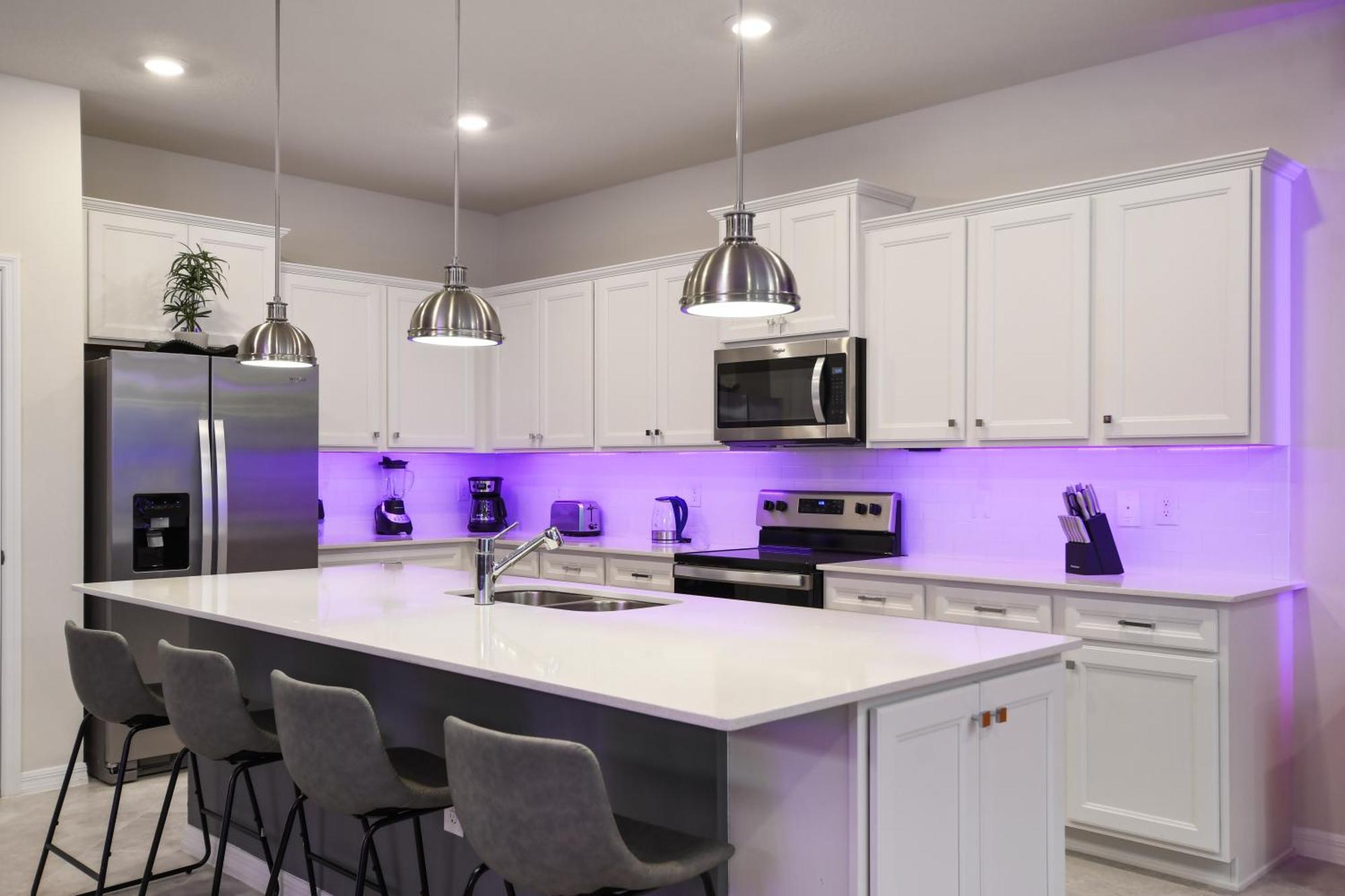 Modern W/ Pool, & Arcade Access Holiday home *