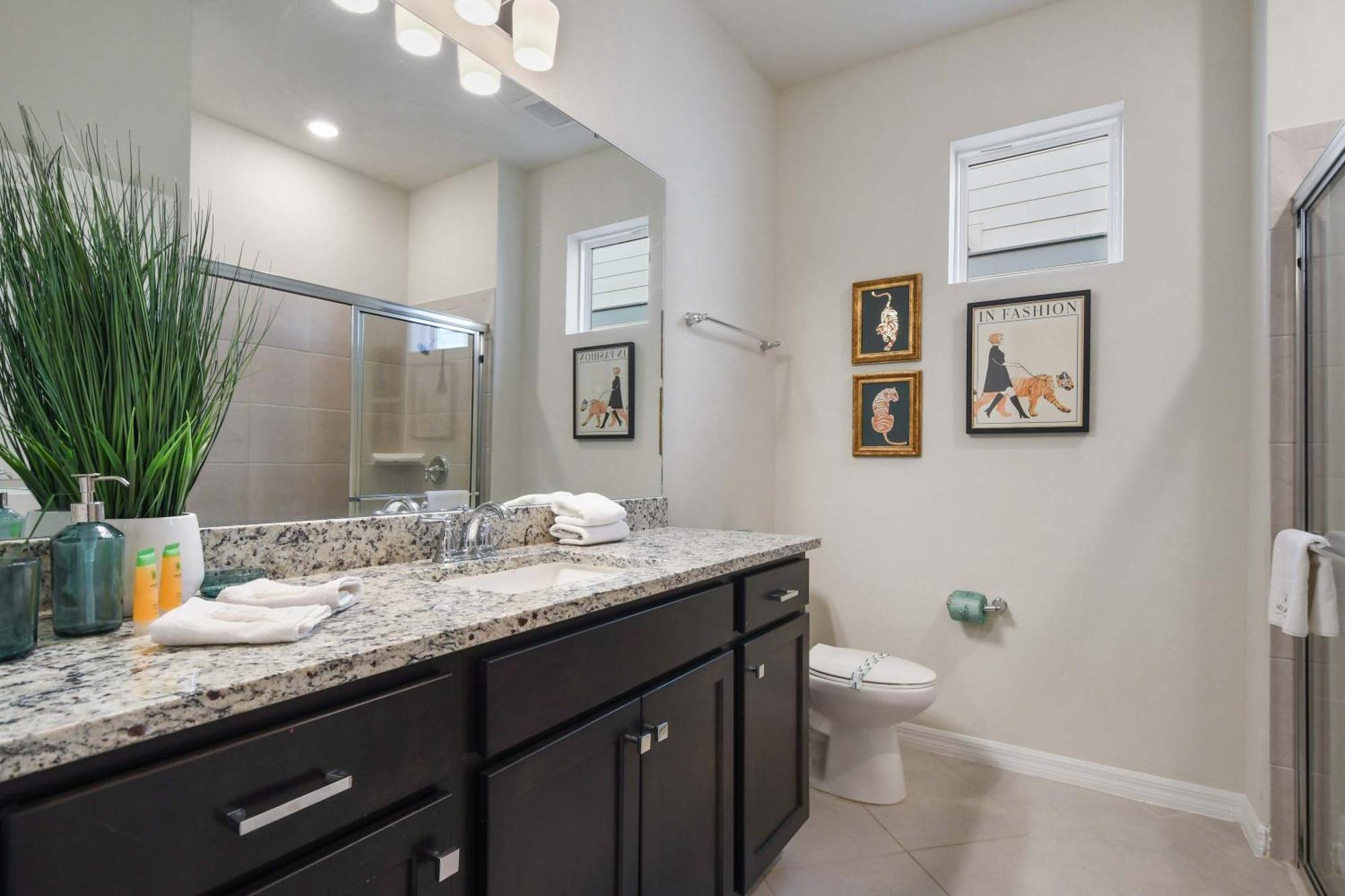 Luxurious Windsor Cay Retreat With Theater & Pool *