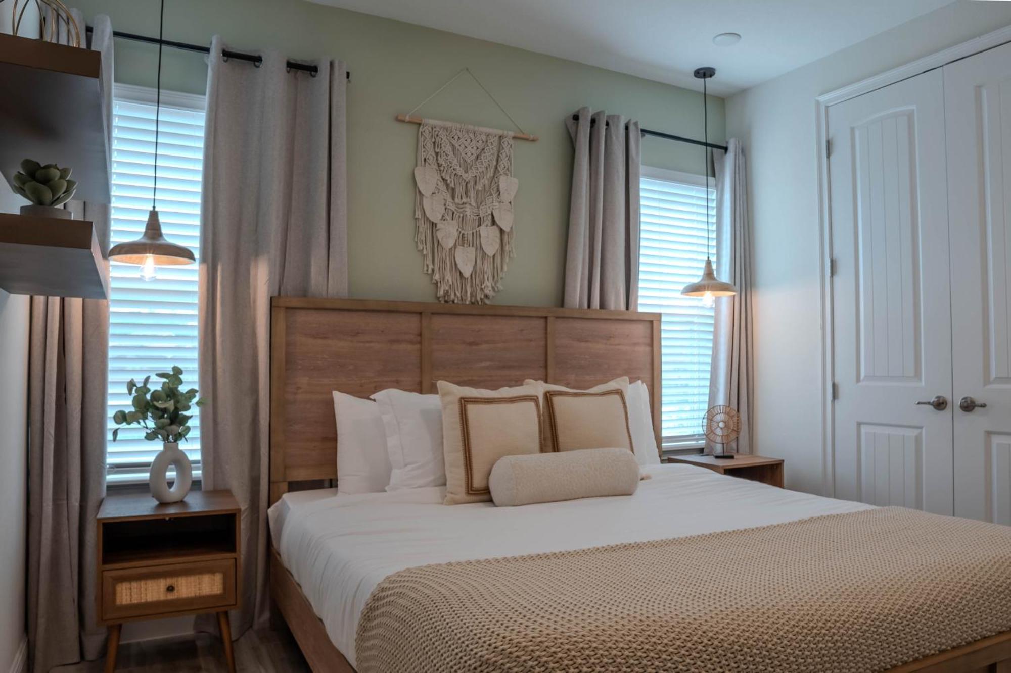 Luxury Townhouse Retreat Pets Welcome-352 * Orlando