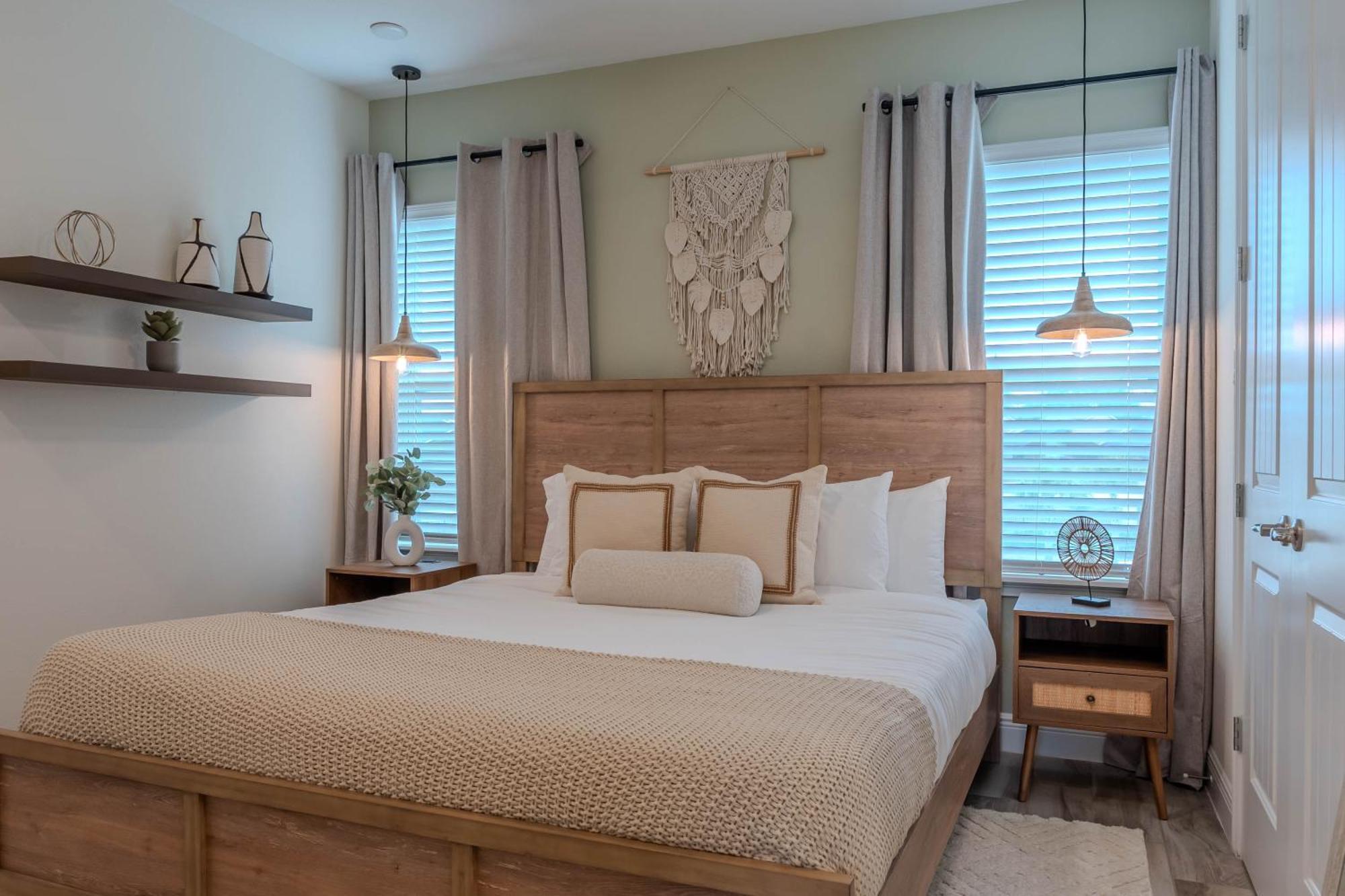 Luxury Townhouse Retreat Pets Welcome-352