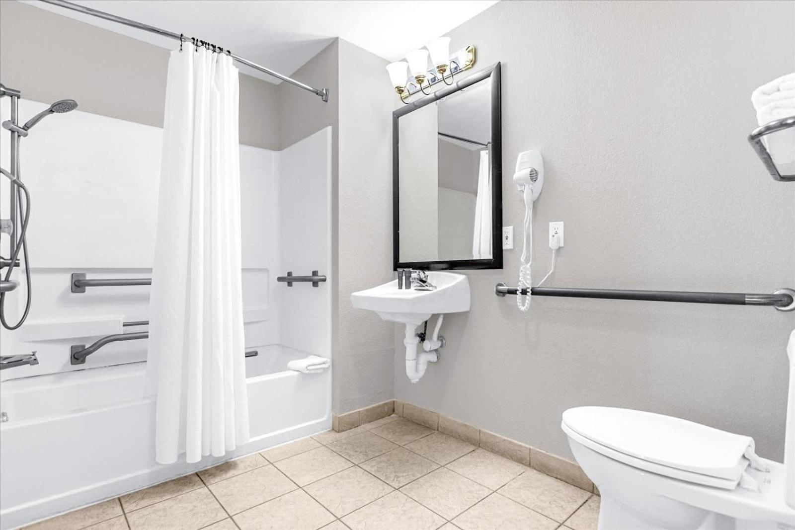 With Pool And Hot Tub - Close To * Orlando