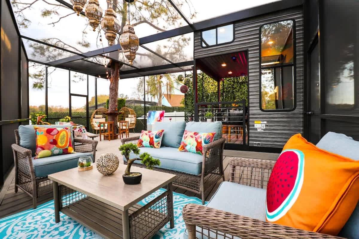 Funtropicaltinygemucf Holiday home
