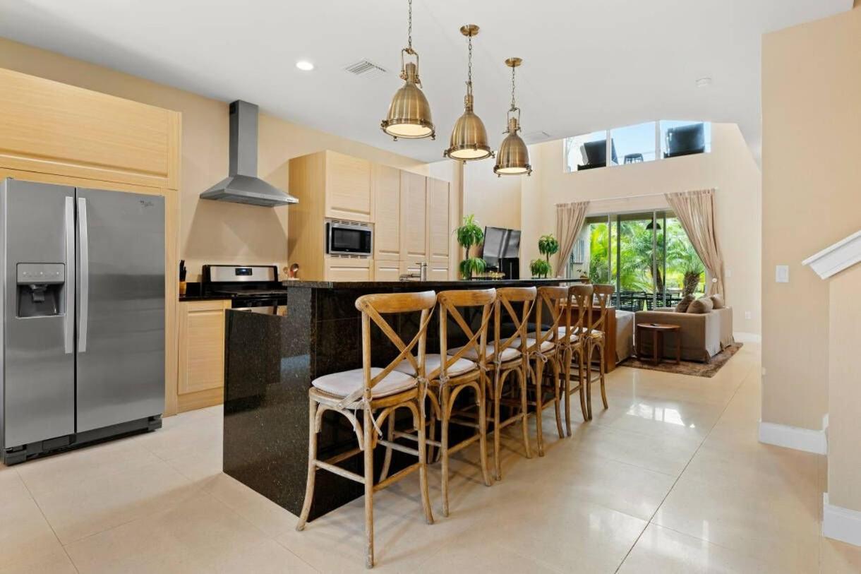 7648 Magic Village New Modern Bbq 8 Min Holiday home Orlando