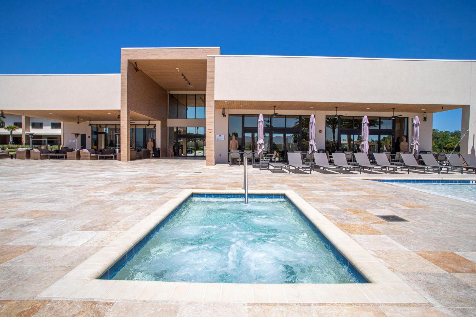 Luxury 4 Bedroom Close To Disney 7487 Holiday home *
