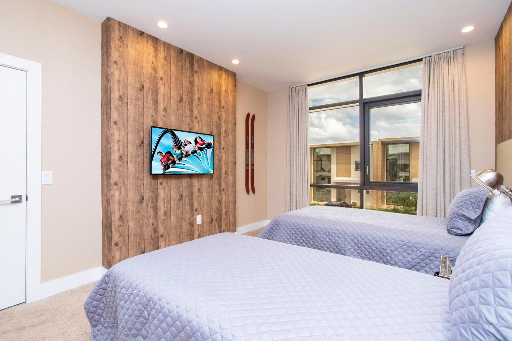 Luxury 4 Bedroom Close To Disney 7487