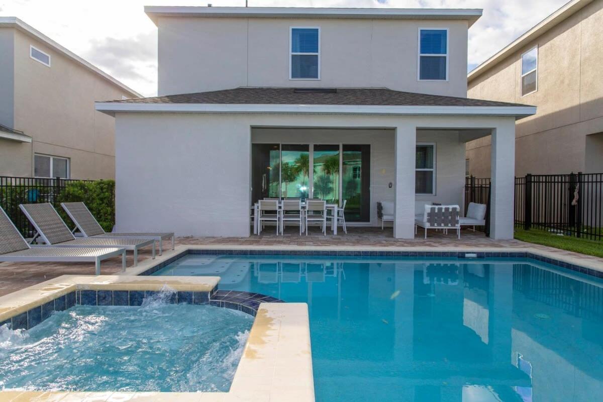 Holiday home Luxurious 5bd Private Pool Jacuzzi & Game At Encore 7432