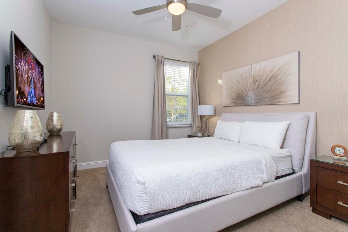Luxurious 5bd Private Pool Jacuzzi & Game At Encore 7432 Holiday home