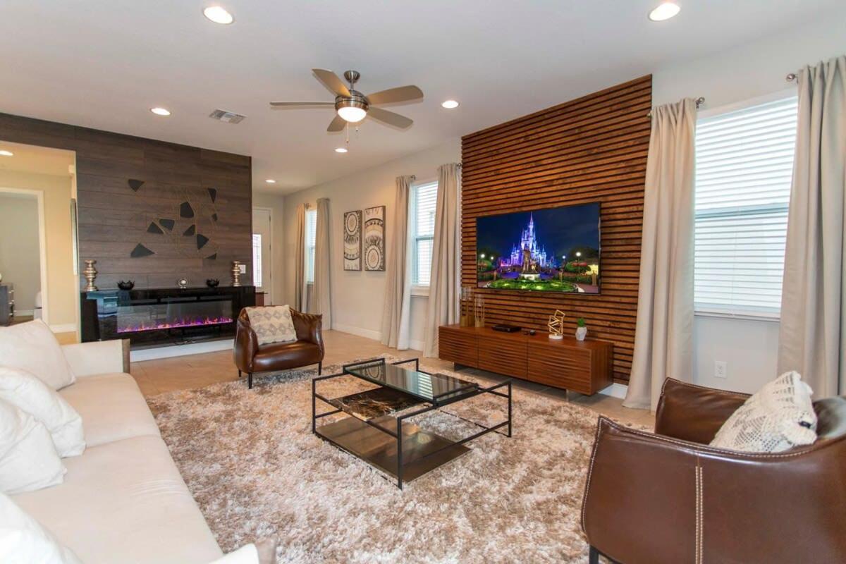 Luxurious 5bd Private Pool Jacuzzi & Game At Encore 7432 Holiday home