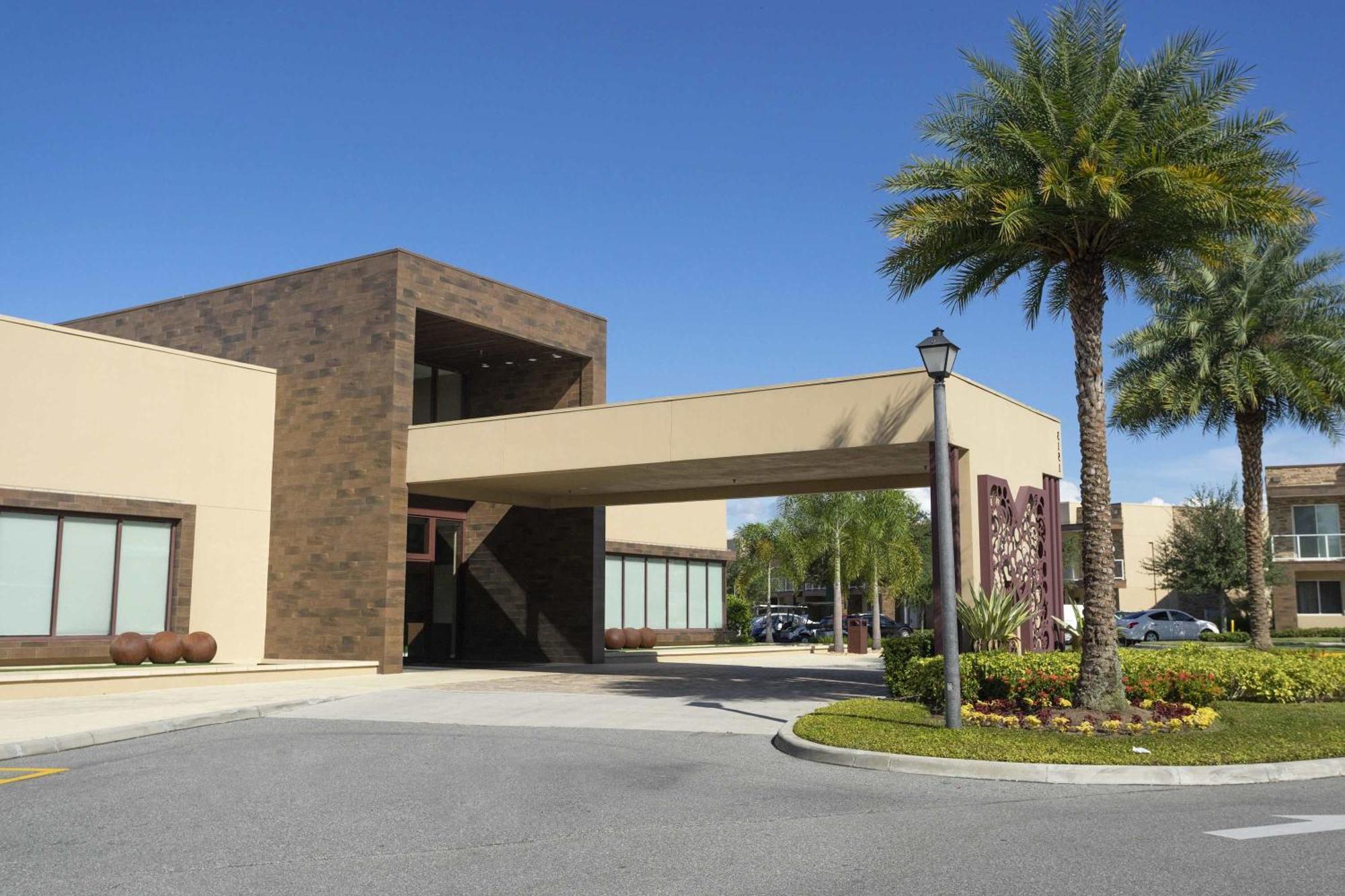 Gorgeous 4 Bd Close To @ Magic Village 3114 Orlando