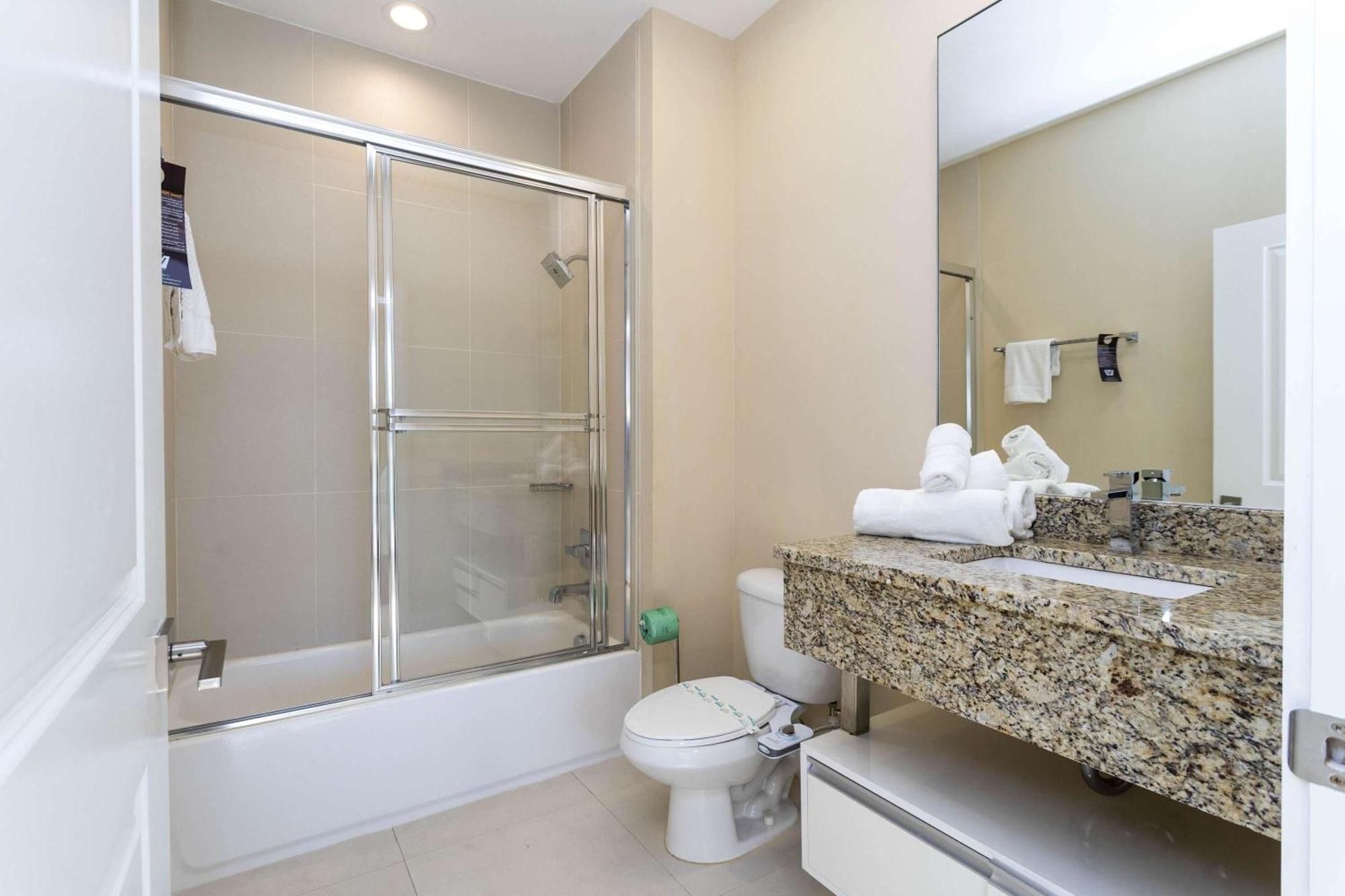 Gorgeous 4 Bd Close To @ Magic Village 3114 * Orlando