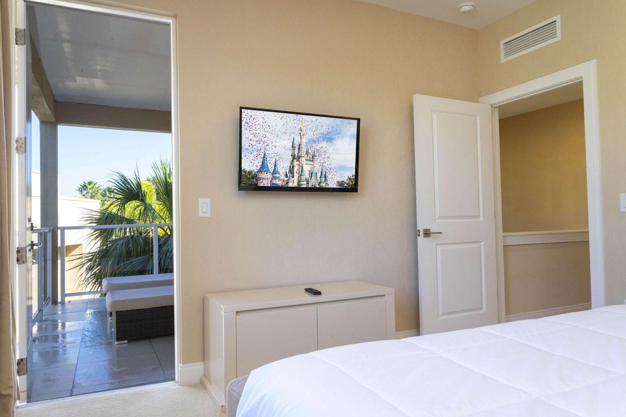 Gorgeous 4 Bd Close To @ Magic Village 3114 *