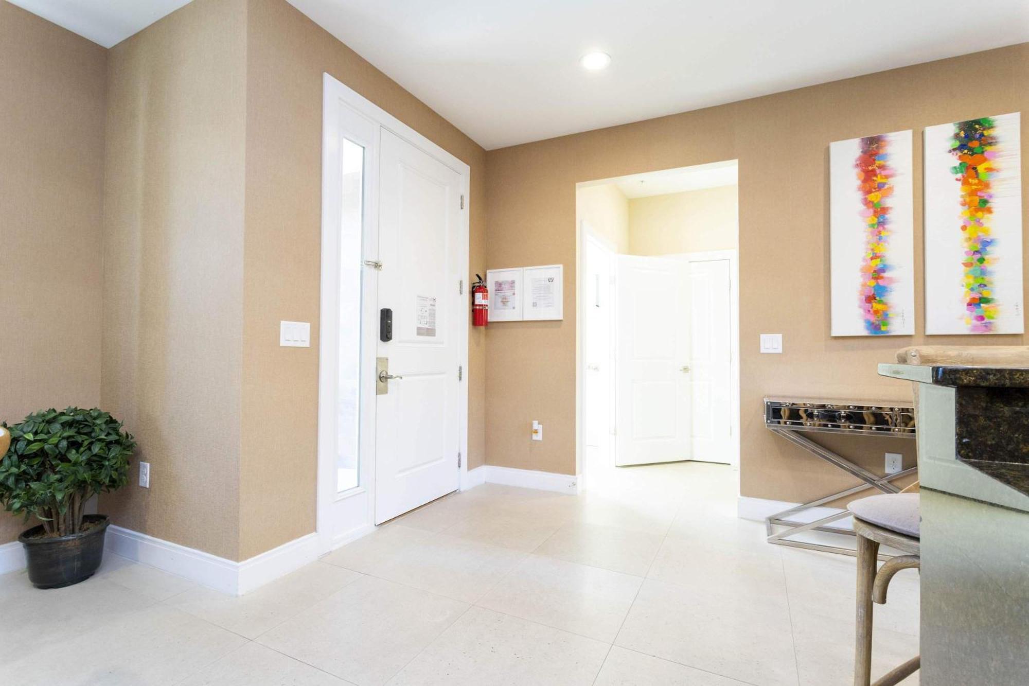 Gorgeous 4 Bd Close To @ Magic Village 3114