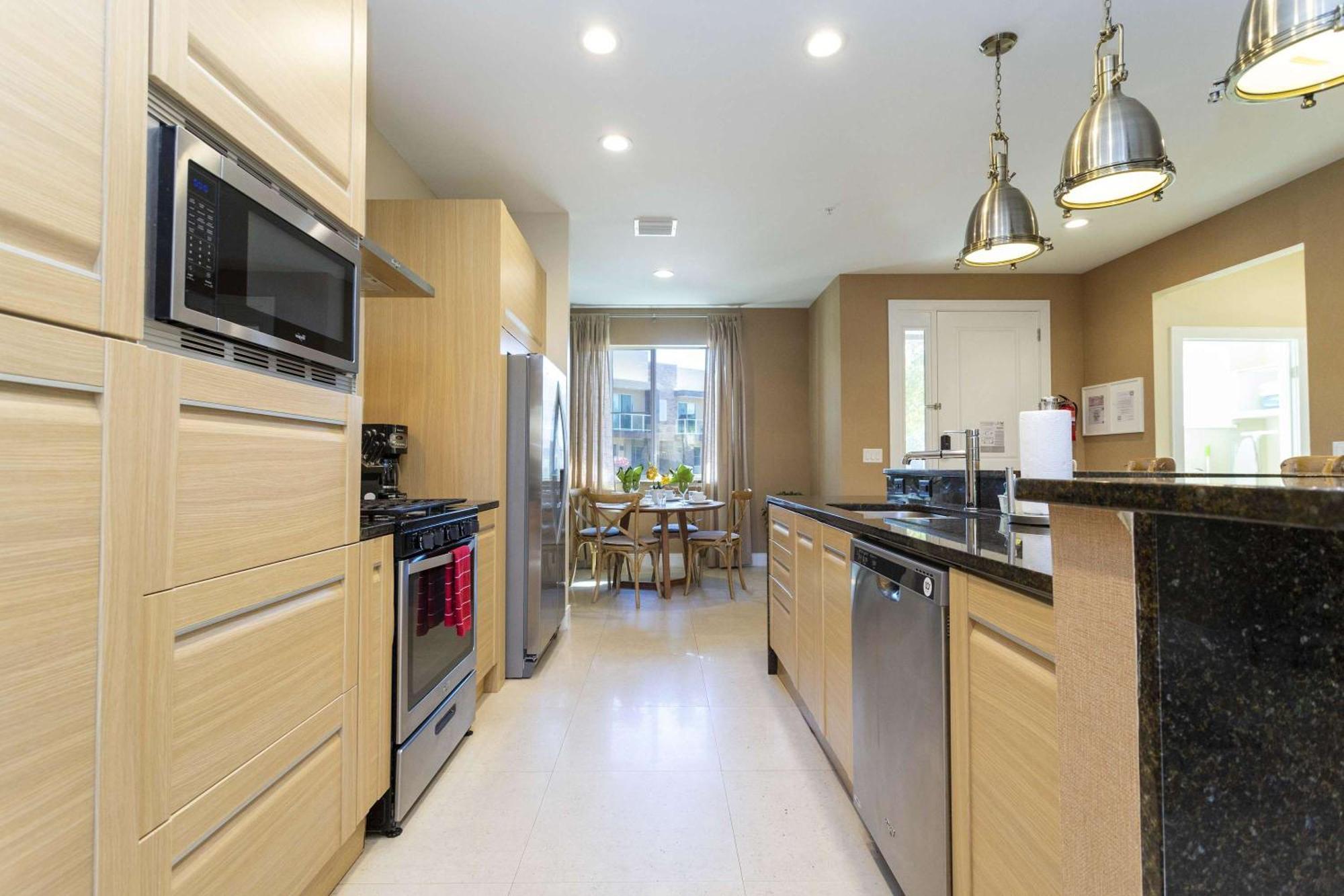 Gorgeous 4 Bd Close To @ Magic Village 3114 Orlando