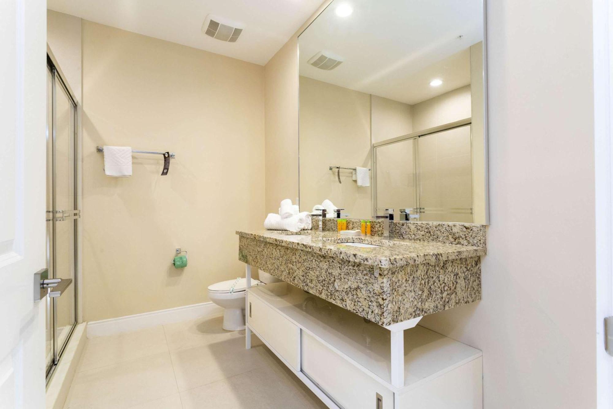 Gorgeous 4 Bd Close To @ Magic Village 3114 Holiday home