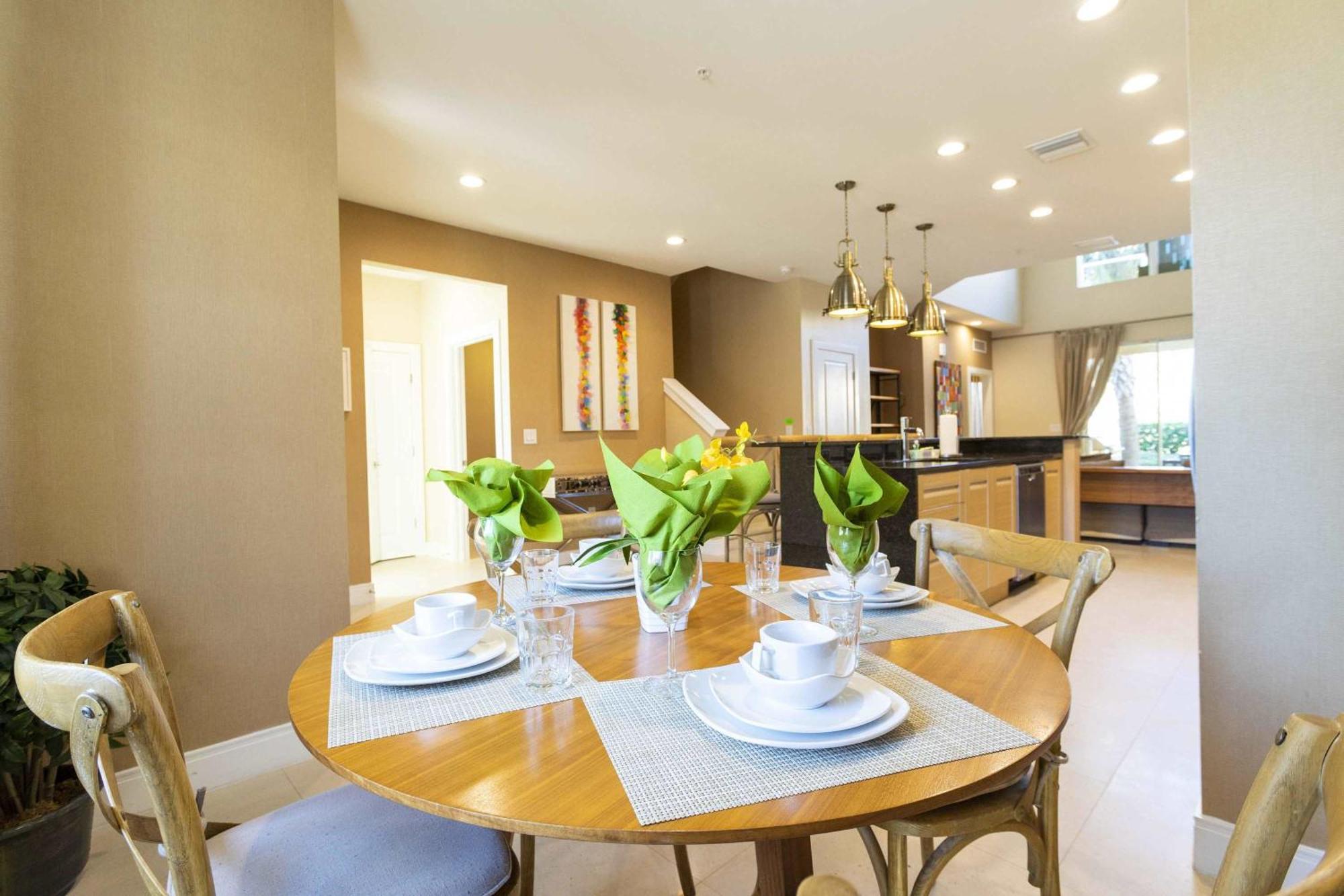Gorgeous 4 Bd Close To @ Magic Village 3114 Holiday home *